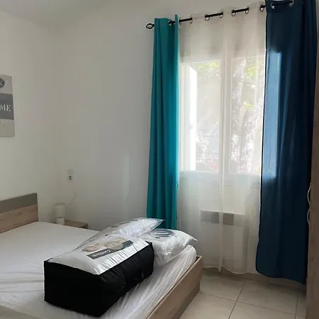 Jolie Maisonnette Avec Piscine Holiday home