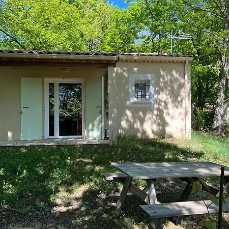 Jolie Maisonnette Avec Piscine Valaurie