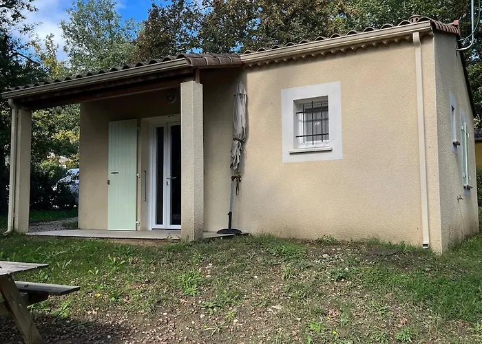 Jolie Maisonnette Avec Piscine